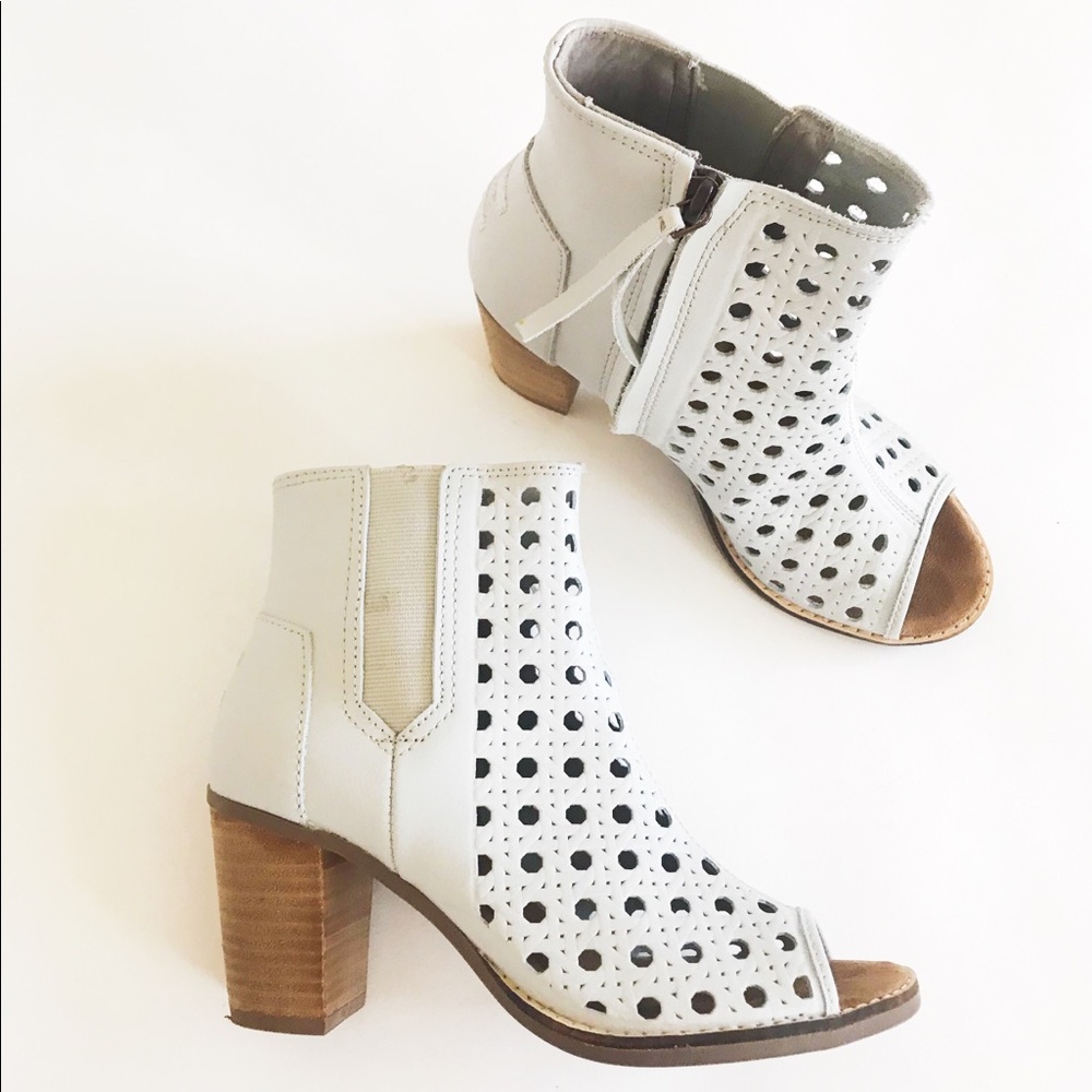 Toms leather basket weave peep toe booties - Picture 2 of 5